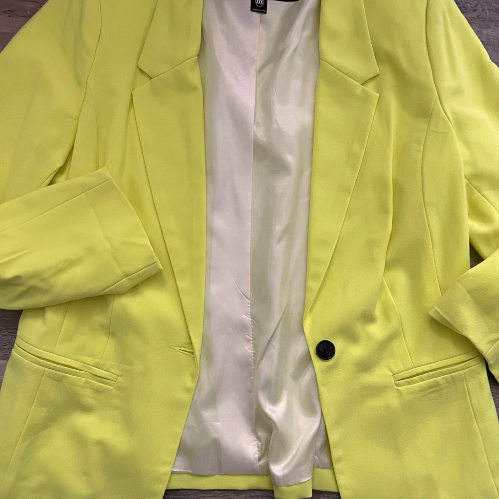 Kensie Vibrant Yellow Blazer